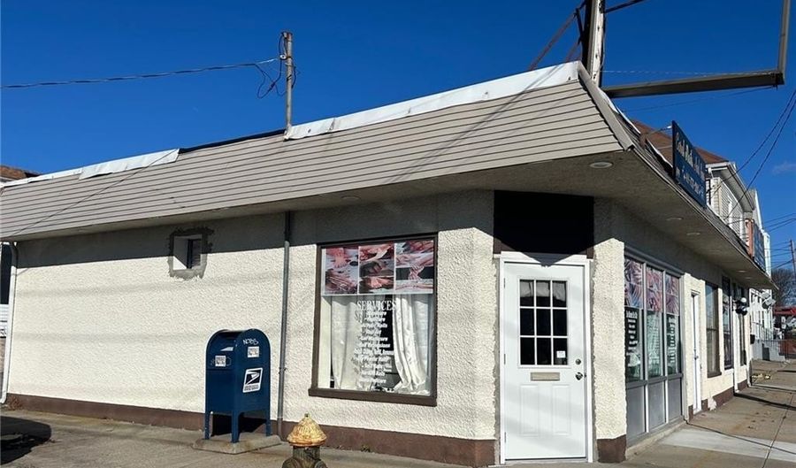 899 Cranston St, Cranston, RI 02920 - 0 Beds, 0 Bath