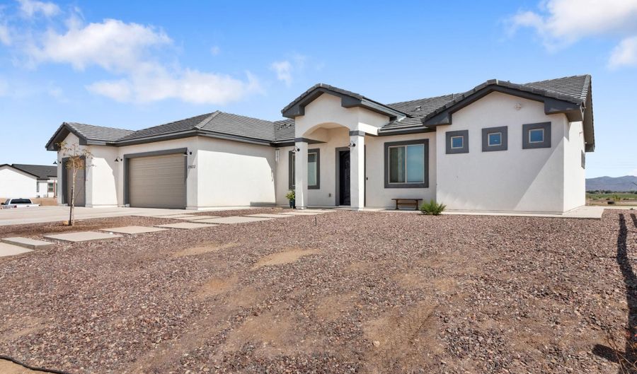 23622 W PASSEO Way, Buckeye, AZ 85326 - 4 Beds, 3 Bath
