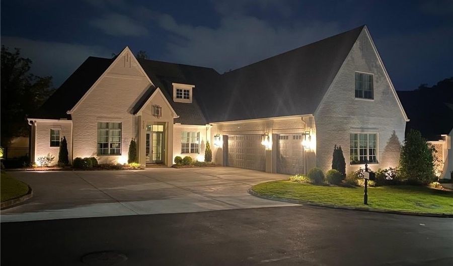 729 BETHESDA Ct, Auburn, AL 36830 - 4 Beds, 5 Bath
