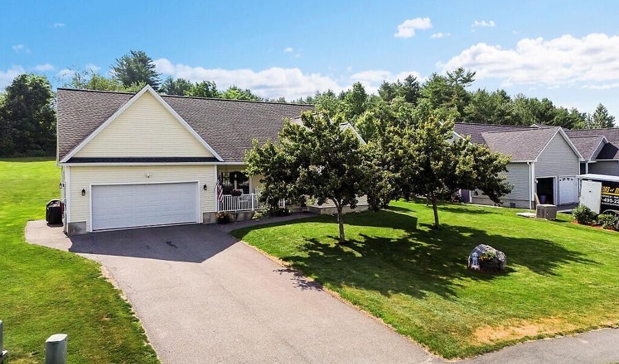 15 Fieldstone Dr, Augusta, ME 04330 - 3 Beds, 2 Bath