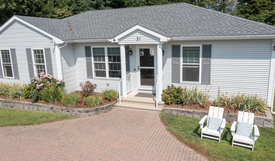 31 Merrill Rd, Clinton, CT 06413 - 3 Beds, 2 Bath