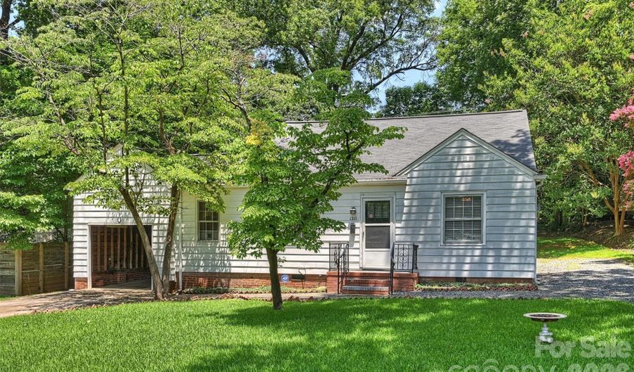 1211 Woodland Dr, Charlotte, NC 28205 - 2 Beds, 1 Bath