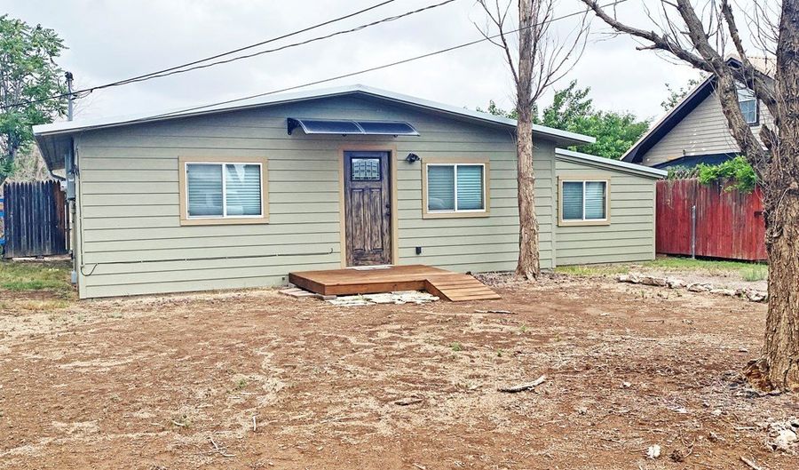 1005 W Brown St, Alpine, TX 79830 - 2 Beds, 2 Bath