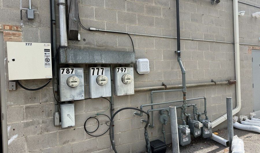 777 E Algonquin Rd, Algonquin, IL 60102 - 0 Beds, 0 Bath