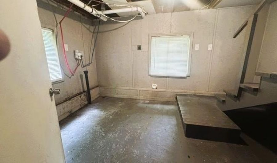 2828 FORESTDALE Blvd, Adamsville, AL 35005 - 3 Beds, 2 Bath