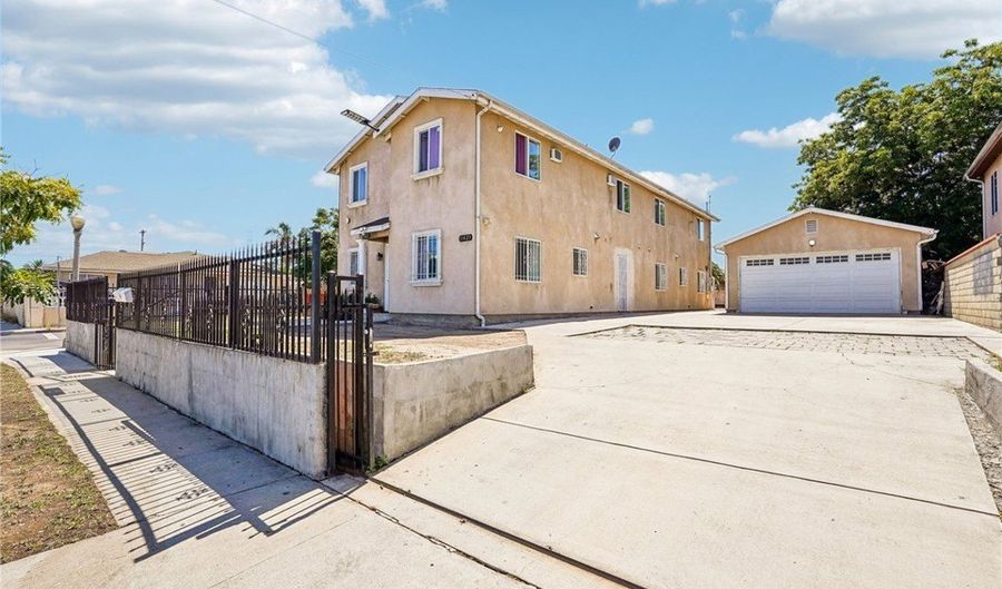 11421 Stanford Ave, Los Angeles, CA 90059 - 8 Beds, 6 Bath