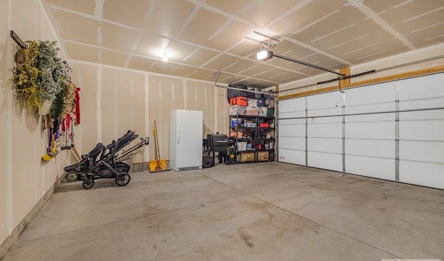 2896 N Curlew Dr, Ammon, ID 83401 - 3 Beds, 2 Bath