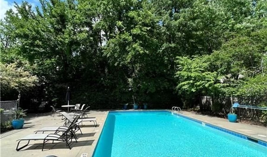 1102 Defoors Lndg NW, Atlanta, GA 30318 - 2 Beds, 3 Bath