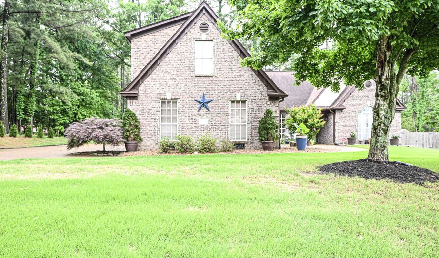 6437 INNISWOOD Dr, Bartlett, TN 38135 - 3 Beds, 2 Bath