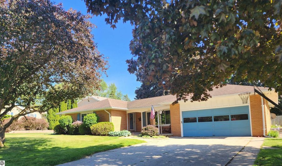540 Fairlane Dr, Alma, MI 48801 - 3 Beds, 2 Bath