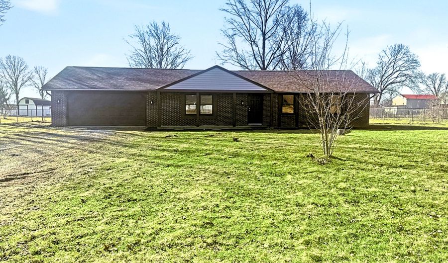 1885 E Tumbleweed Ln, Alexandria, IN 46001 - 3 Beds, 2 Bath