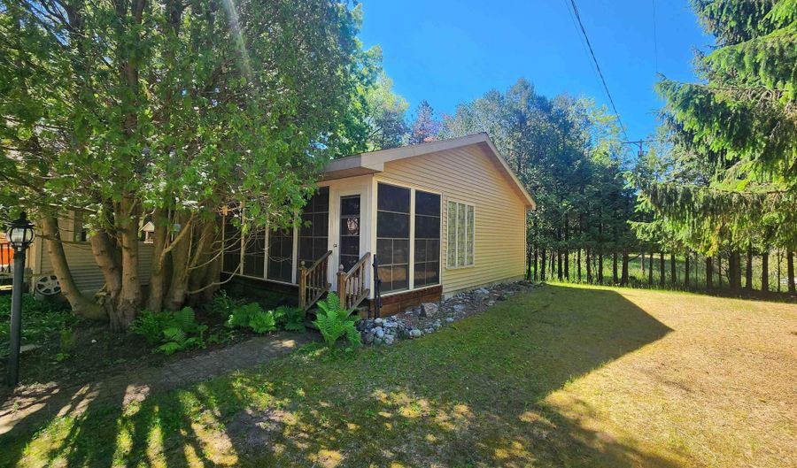 18219 Northwood Hwy, Arcadia, MI 49613 - 1 Beds, 2 Bath