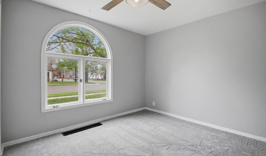 1110 5th Ave NW, Austin, MN 55912 - 3 Beds, 2 Bath