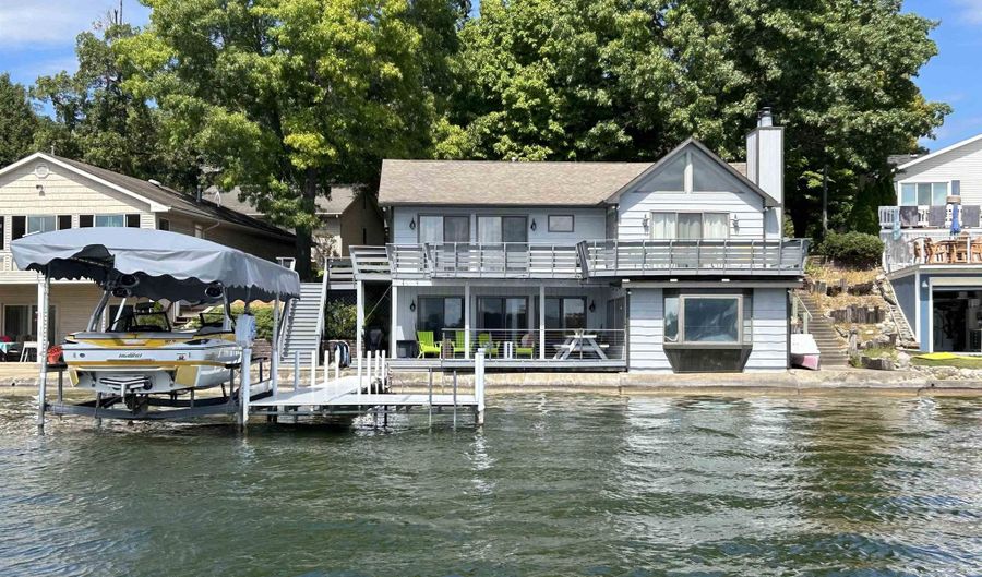 2405 W Sycamore Beach Rd, Angola, IN 46703 - 3 Beds, 3 Bath