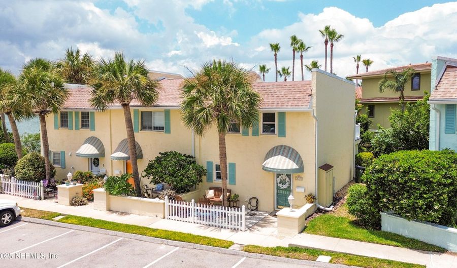 2233 SEMINOLE Rd 7, Atlantic Beach, FL 32233 - 3 Beds, 3 Bath