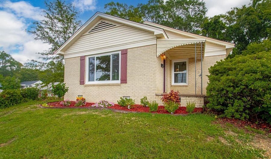 111 N 1st St, Benton, AR 72015 - 3 Beds, 2 Bath