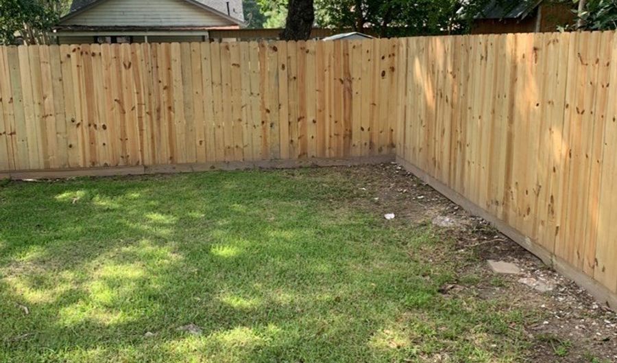 413-415 Hurst St, Angleton, TX 77515 - 2 Beds, 2 Bath