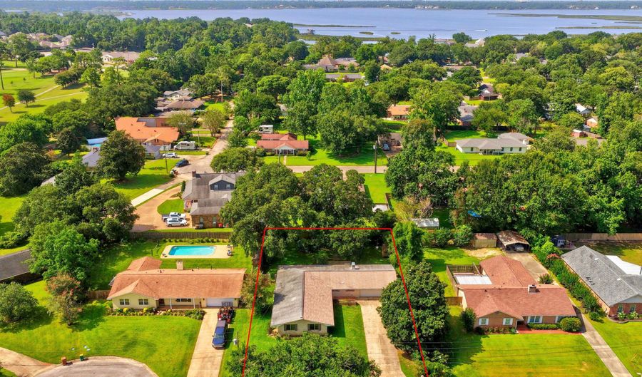 2421 Regency Dr, Biloxi, MS 39532 - 3 Beds, 2 Bath
