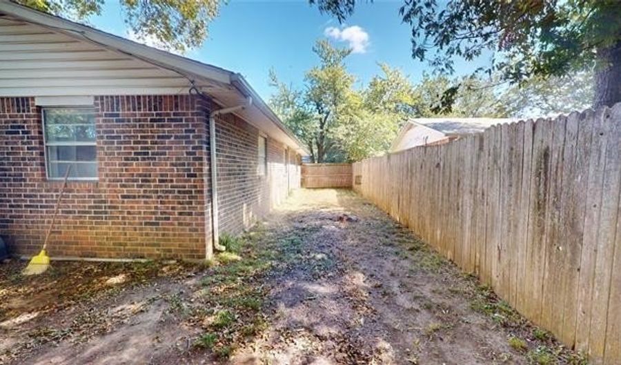 919 N Summer Tree, Ada, OK 74820 - 3 Beds, 2 Bath