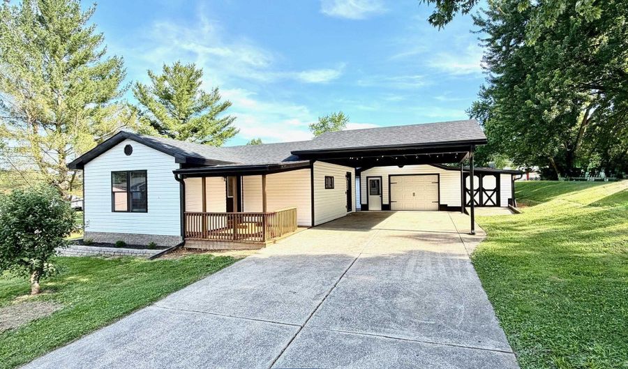 1802 27th St, Bedford, IN 47421 - 3 Beds, 2 Bath