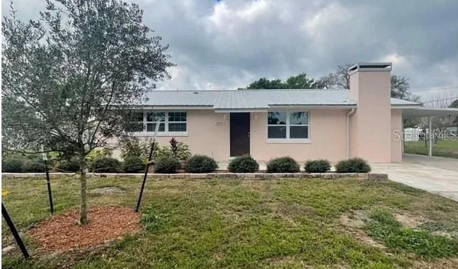 1305 CARR Dr, Auburndale, FL 33823 - 3 Beds, 2 Bath