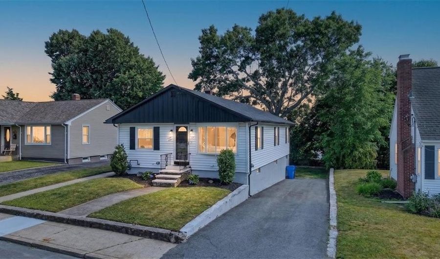 44 Cliff Ave, Cranston, RI 02920 - 3 Beds, 2 Bath