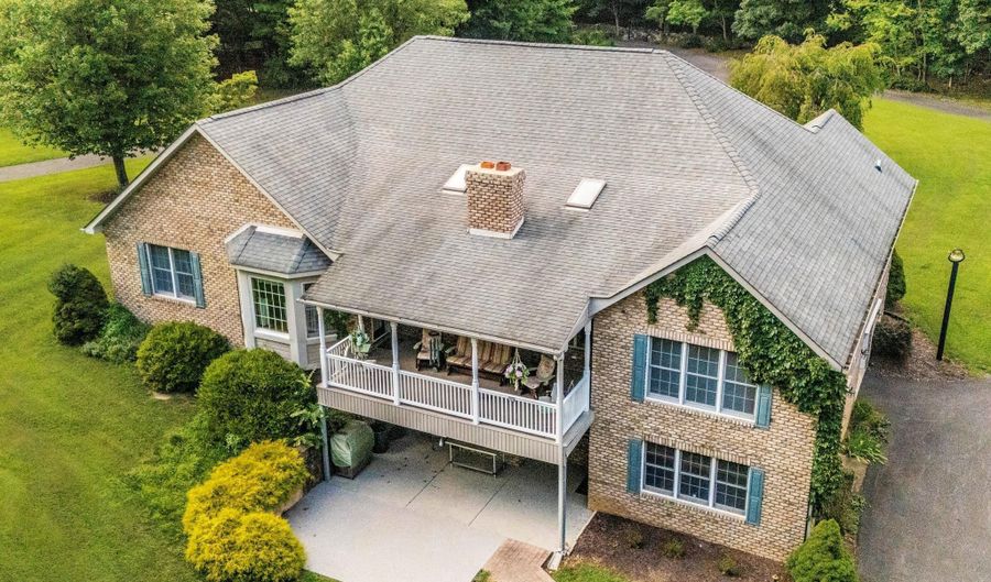7613 DOYLE Ln, Boonsboro, MD 21713 - 4 Beds, 3 Bath