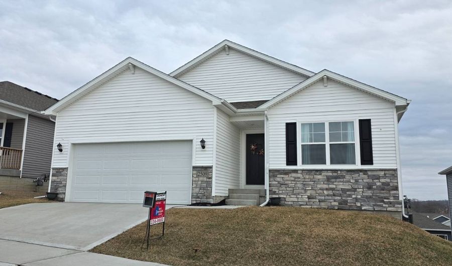 2509 Chan Dr, Adel, IA 50003 - 3 Beds, 2 Bath