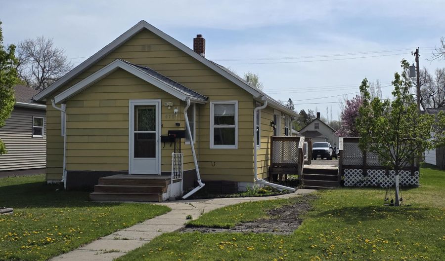 418 N Lloyd St, Aberdeen, SD 57401 - 1 Beds, 1 Bath