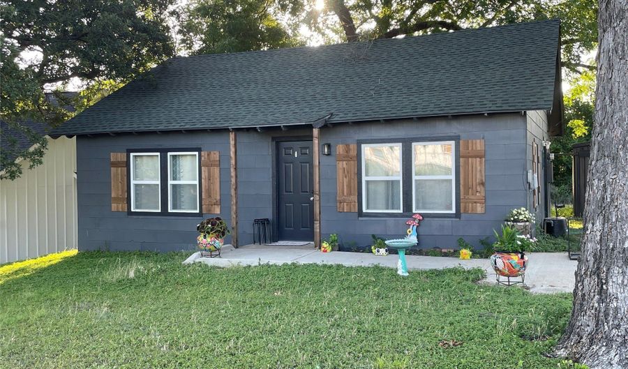 1000 S Spears St, Alvarado, TX 76009 - 2 Beds, 1 Bath