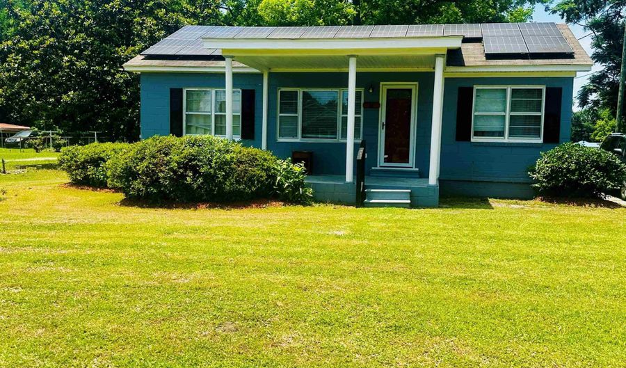 8 Raymond St, Andrews, SC 29510 - 3 Beds, 2 Bath