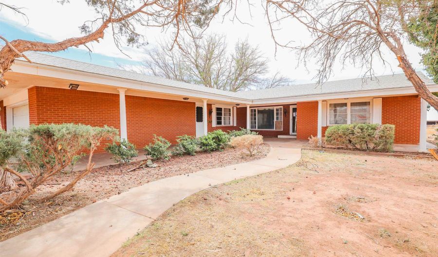 7082 US Hwy 54/70, Alamogordo, NM 88310 - 4 Beds, 3 Bath