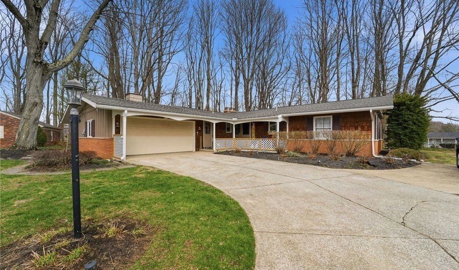 6424 Walrath Cir, Ashtabula, OH 44004 - 3 Beds, 3 Bath