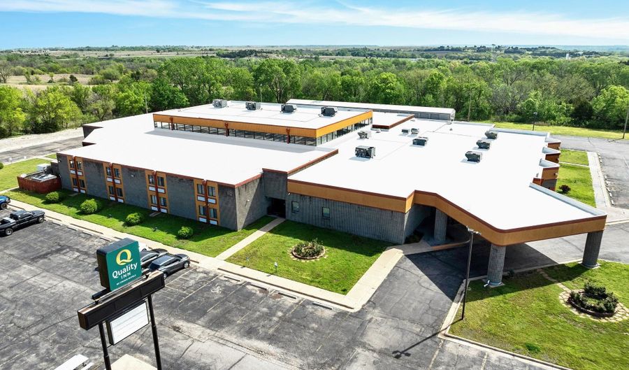3232 N Summit St, Arkansas City, KS 67005 - 0 Beds, 0 Bath