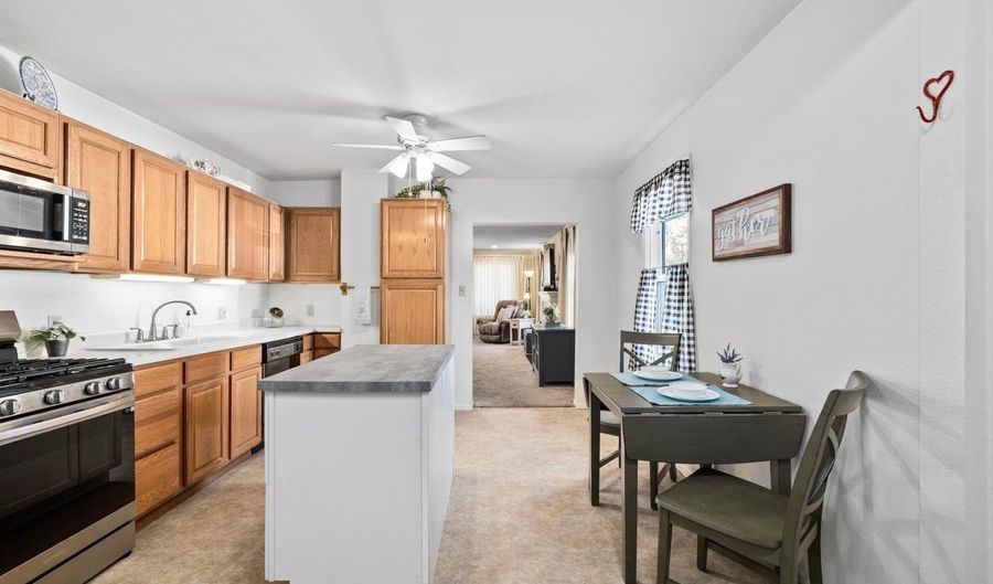 1107 E 20TH St, Cheyenne, WY 82001 - 3 Beds, 2 Bath