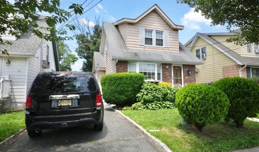 17 Garden Ave, Belleville, NJ 07109 - 3 Beds, 3 Bath