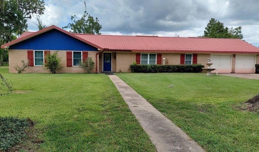 1231 C/R 201A, Angleton, TX 77515 - 3 Beds, 2 Bath