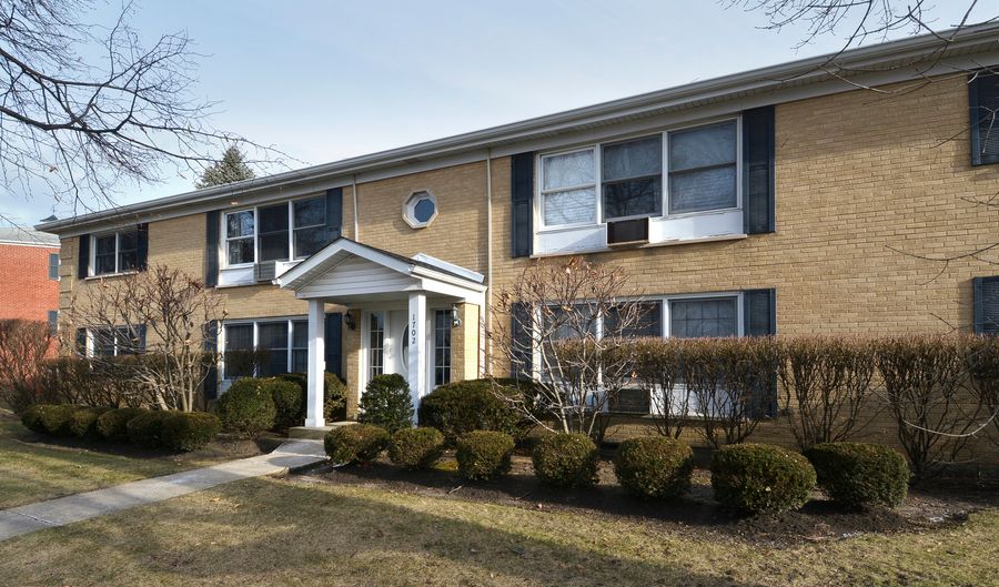 1702 E Northwest Hwy 2A, Arlington Heights, IL 60004 - 2 Beds, 1 Bath