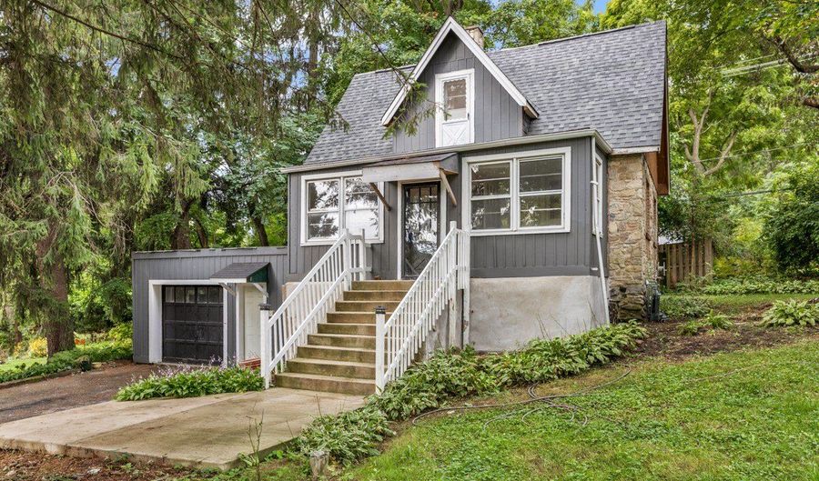 148 Wildwood Rd, Algonquin, IL 60102 - 2 Beds, 1 Bath