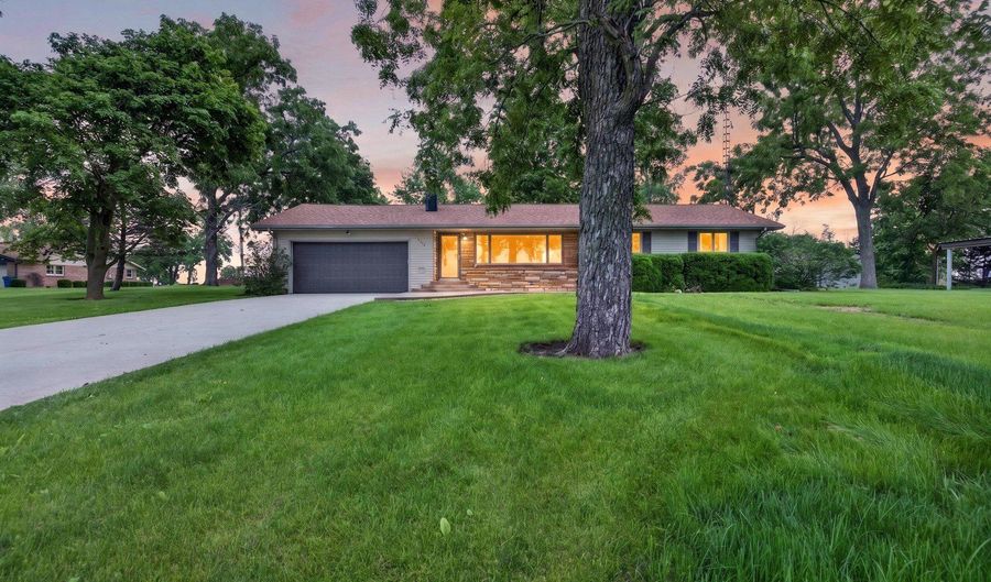 504 East St, Anchor, IL 61720 - 3 Beds, 2 Bath