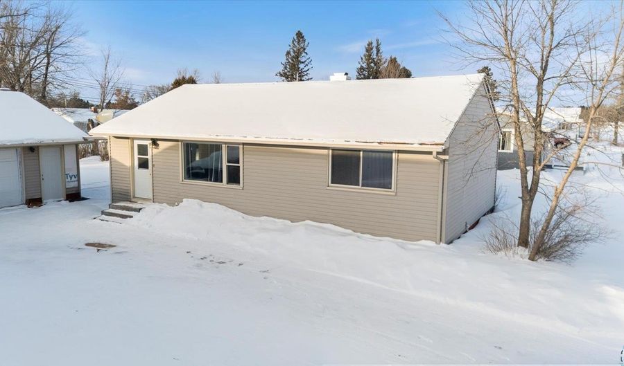 24 Fern Ct, Babbitt, MN 55706 - 2 Beds, 2 Bath