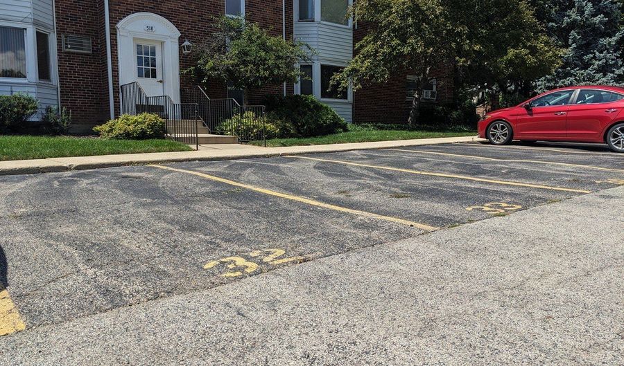 518 W Miner St 2H, Arlington Heights, IL 60005 - 2 Beds, 2 Bath