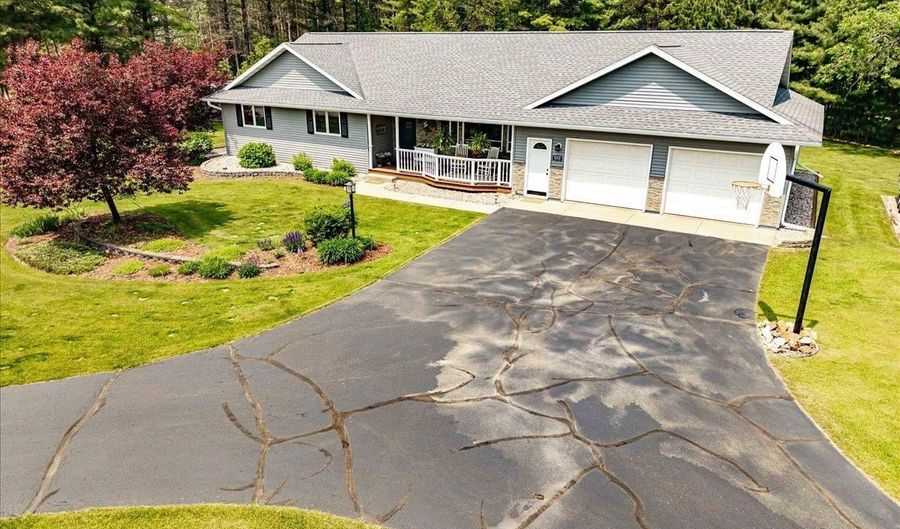 6331 ARBUTUS Dr, Wisconsin Rapids, WI 54494 - 3 Beds, 3 Bath