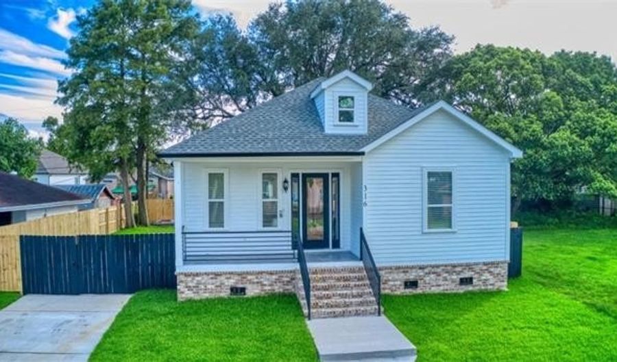 316 LIVINGSTON Ave, Arabi, LA 70032 - 3 Beds, 2 Bath