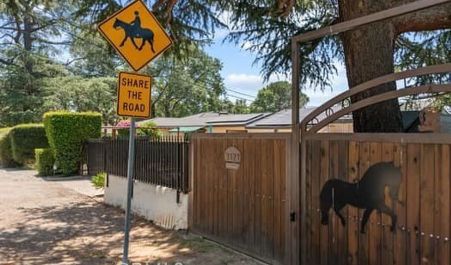2968 Casitas Ave, Altadena, CA 91001 - 2 Beds, 1 Bath