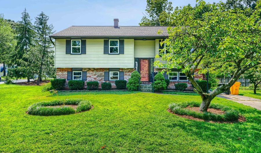 445 RUTH Rd, Arnold, MD 21012 - 4 Beds, 2 Bath