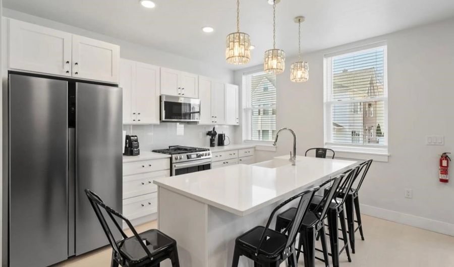 161 BROADWAY 2R, Bayonne, NJ 07002 - 2 Beds, 2 Bath