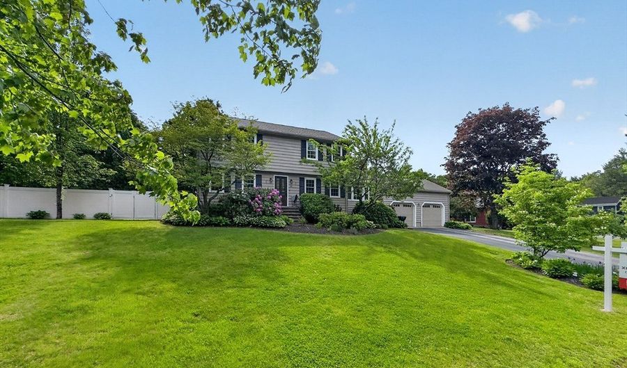 19 Tilton Ln, Andover, MA 01810 - 3 Beds, 3 Bath