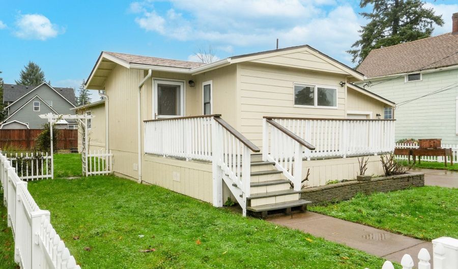 1833 2ND Ave, Albany, OR 97321 - 2 Beds, 2 Bath
