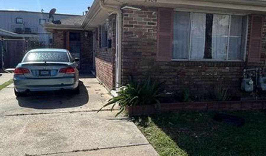 2404 Athania Pwky, Metairie, LA 70001 - 2 Beds, 1 Bath